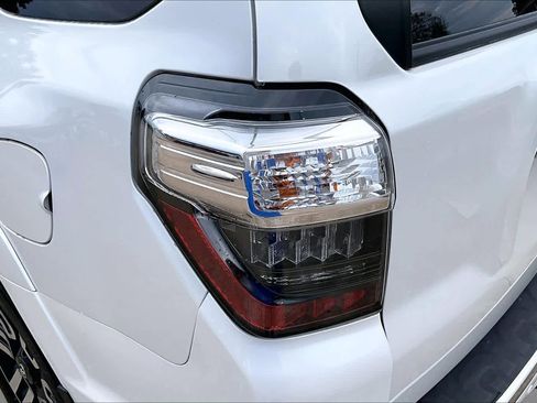 Used 2024 Toyota 4Runner Limited AWD/4WD image 29