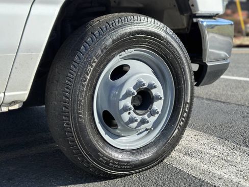 Used 2017 Ford E-350 and Econoline 350 Super Duty w/ Power Windows & Locks Group image 14