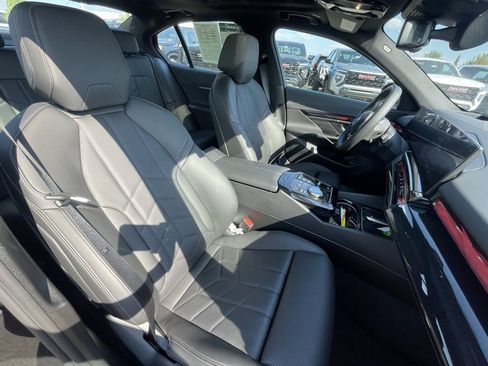 Used 2024 BMW i5 eDrive40i image 29