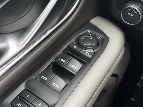 Certified 2022 Chevrolet Tahoe LT w/ Luxury Package image 33