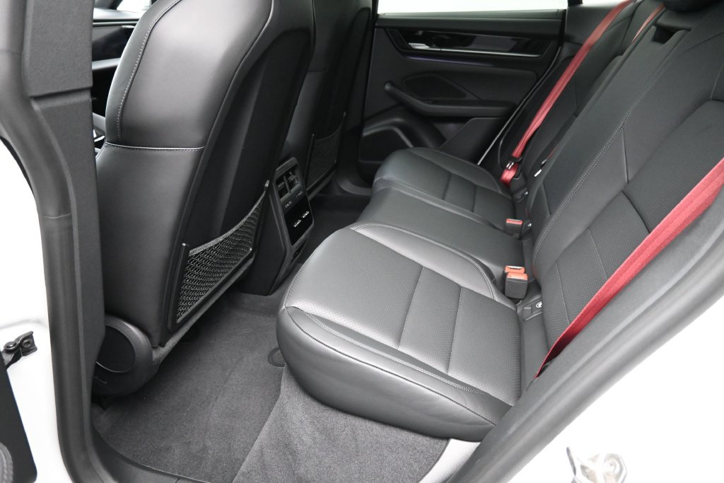 Certified 2024 Porsche Macan 4 Electric AWD/4WD image 9
