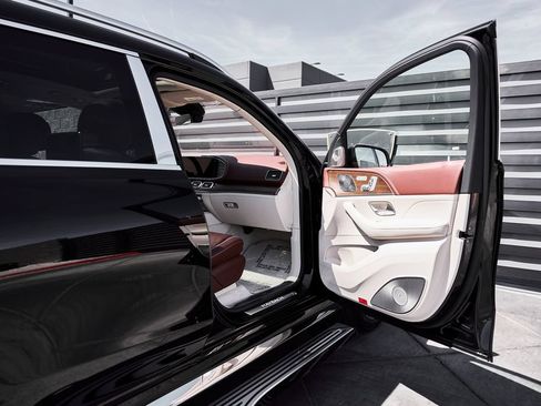 Used 2026 Mercedes-Benz Maybach GLS 600 4MATIC image 24