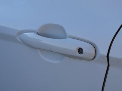 Used 2024 Toyota Camry SE image 19