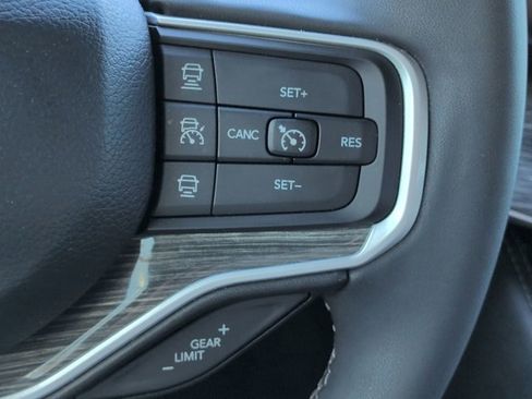 Used 2022 Jeep Wagoneer Series III w/ Premium Group I image 28