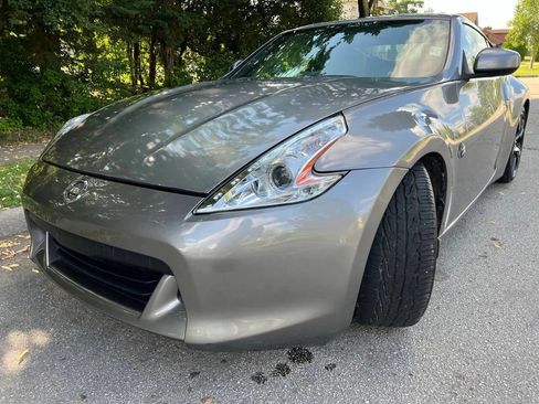 Used 2009 Nissan 370Z Touring w/ Sport Pkg image 3