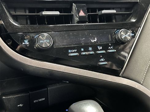 Used 2023 Toyota Camry XSE image 21