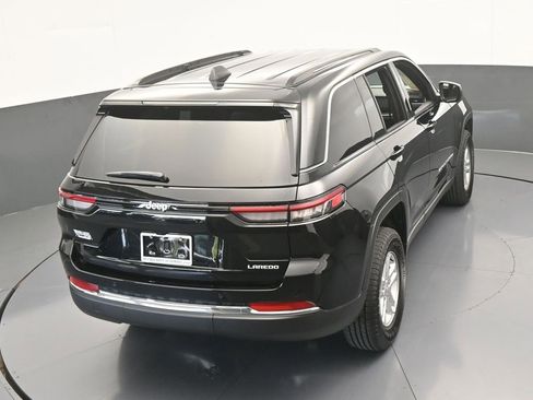 Used 2025 Jeep Grand Cherokee Laredo image 47