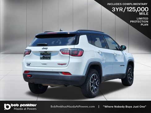 Used 2025 Jeep Compass Trailhawk AWD/4WD image 25