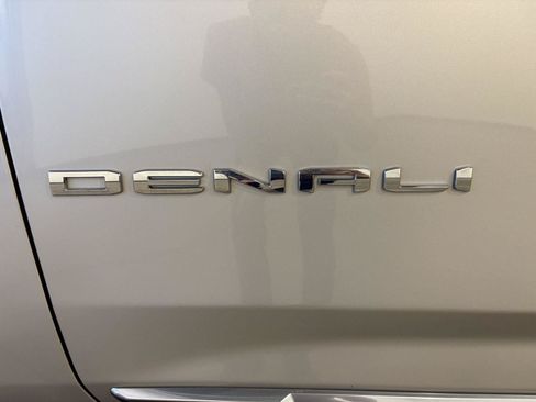 Used 2021 GMC Yukon Denali w/ Denali Ultimate Package AWD/4WD image 50