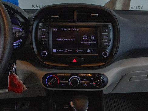 Used 2023 Kia Soul LX FWD image 4