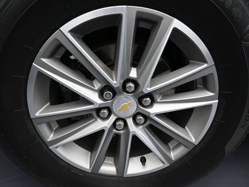 Used 2023 Chevrolet Traverse LT image 44