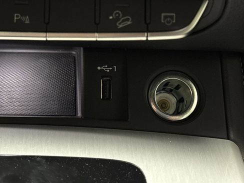 Used 2023 Audi Q5 e Prestige w/ Prestige Package image 25