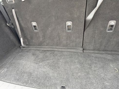 Used 2025 Nissan Pathfinder SV image 33