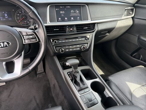 Used 2020 Kia Optima SE FWD image 25