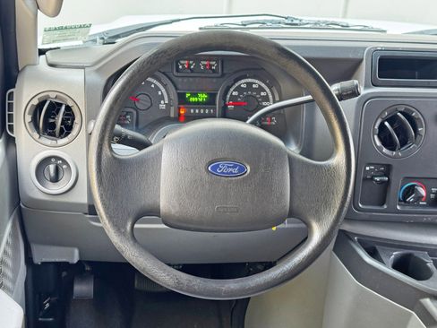 Used 2010 Ford E-350 and Econoline 350 Extended Super Duty image 15