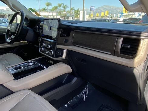 Used 2024 Ford Expedition Max Limited image 12