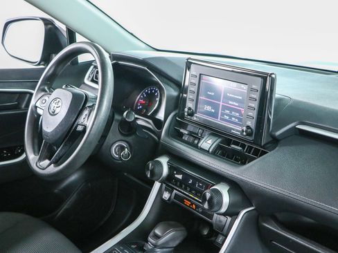 Used 2021 Toyota RAV4 LE FWD image 25