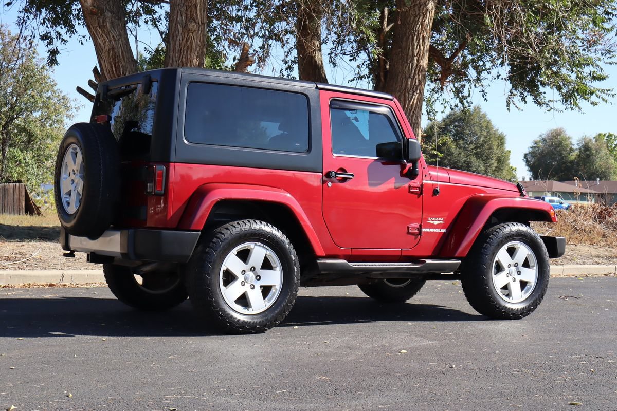 Used 2012 Jeep Wrangler Sahara w/ Connectivity Group AWD/4WD image 5