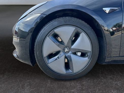 Used 2018 Tesla Model 3 Long Range RWD image 9