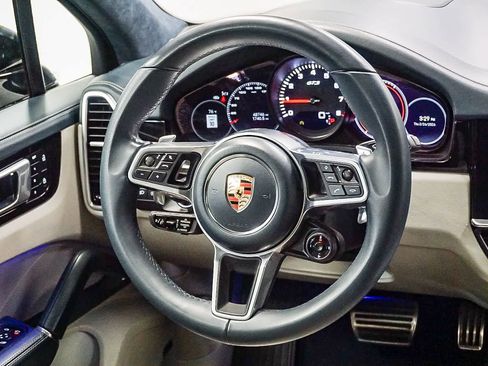 Certified 2023 Porsche Cayenne GTS w/ Premium Package Plus AWD/4WD image 16