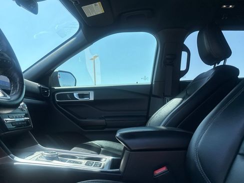 Used 2020 Ford Explorer XLT w/ Equipment Group 202A RWD image 46