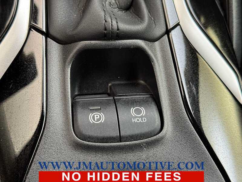 Used 2020 Toyota Corolla LE FWD image 32