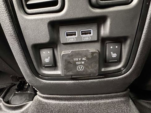 Used 2022 Dodge Durango R/T w/ Blacktop Package AWD/4WD image 17