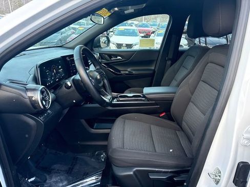 Used 2025 Chevrolet Equinox LT AWD/4WD image 37