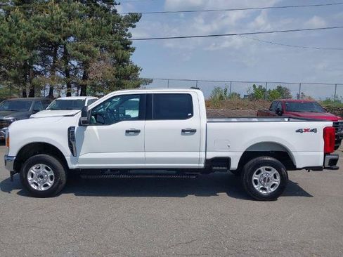 Certified 2025 Ford F250 XLT w/ Snow Plow Prep Package AWD/4WD image 5