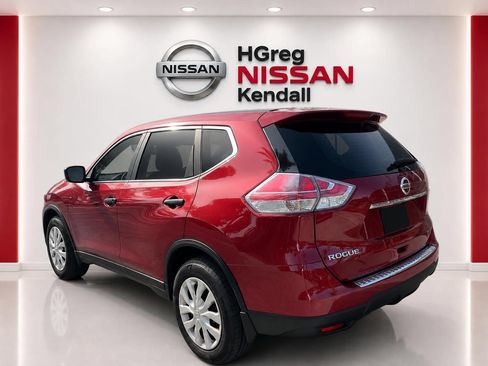 Used 2016 Nissan Rogue S FWD image 2