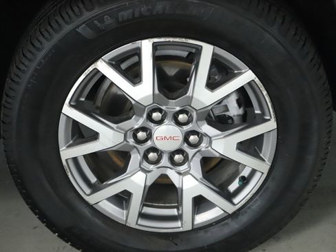 Used 2021 GMC Acadia SLT w/ Preferred Package image 10