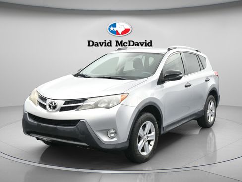 Used 2013 Toyota RAV4 XLE FWD image 4