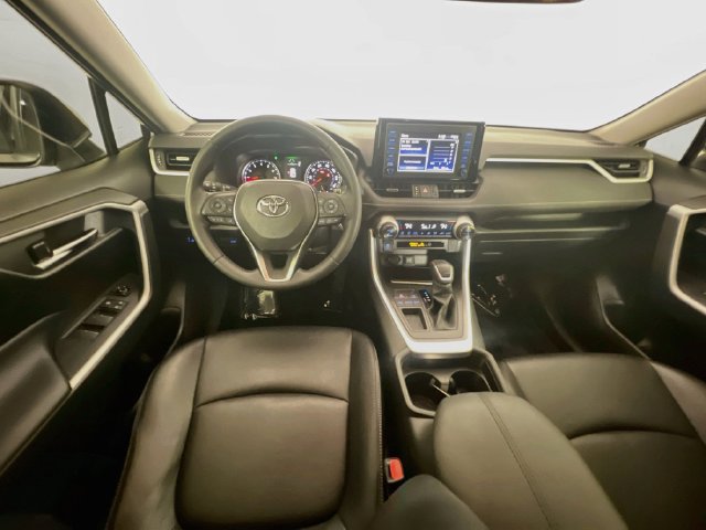 Used 2019 Toyota RAV4 XLE Premium FWD image 18