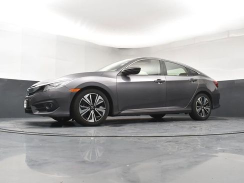 Used 2018 Honda Civic EX-T image 21