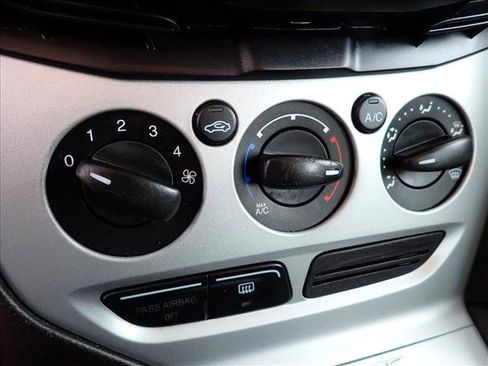 Used 2013 Ford Focus SE image 14