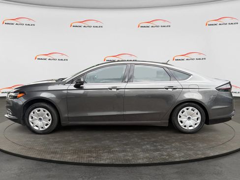 Used 2018 Ford Fusion SE w/ Fusion SE Technology Package FWD image 7