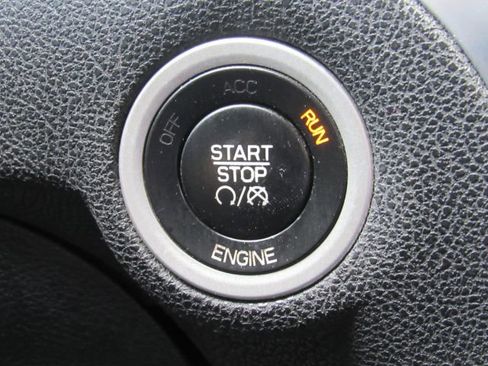 Used 2015 Chrysler 300 Limited image 48