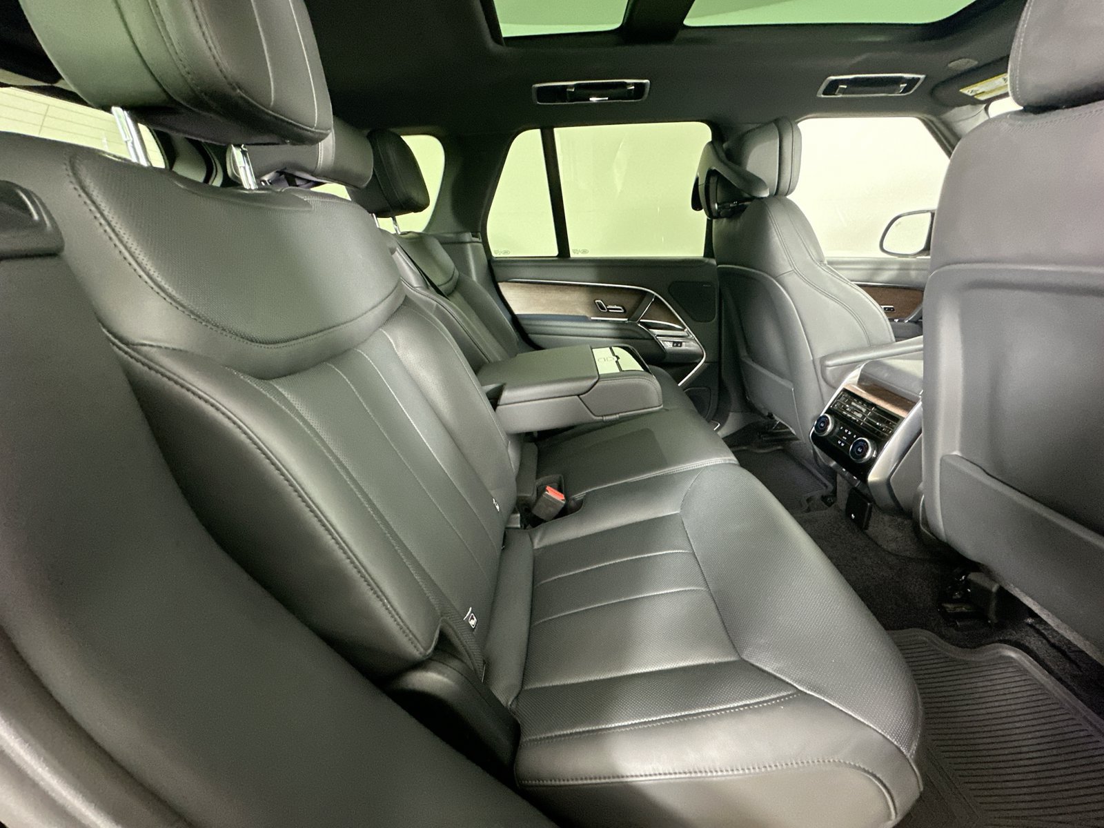 Used 2023 Land Rover Range Rover SE AWD/4WD image 43