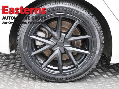 Used 2020 Tesla Model 3 Standard Range image 23