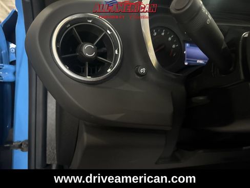 Used 2022 Chevrolet Camaro LT w/ Technology Package image 17