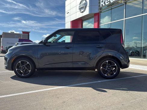 Used 2023 Kia Soul EX image 11