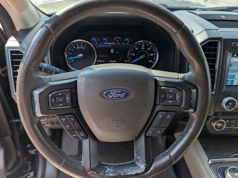 Used 2019 Ford Expedition Limited w/ Equipment Group 301A AWD/4WD image 18