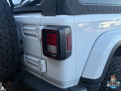 Used 2020 Jeep Wrangler Unlimited Sahara image 11