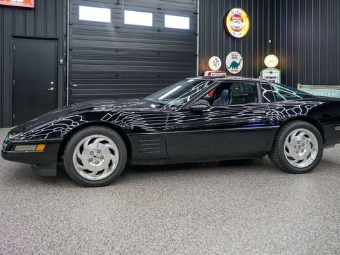 Used 1994 Chevrolet Corvette Coupe image 10