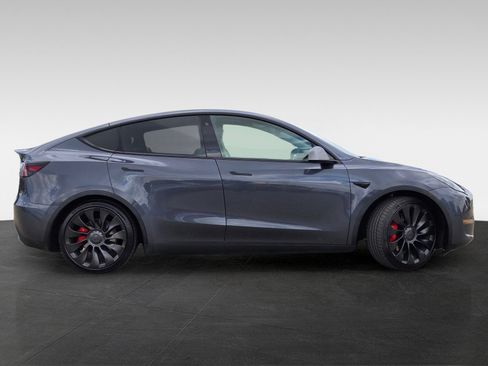 Used 2022 Tesla Model Y Performance AWD/4WD image 3