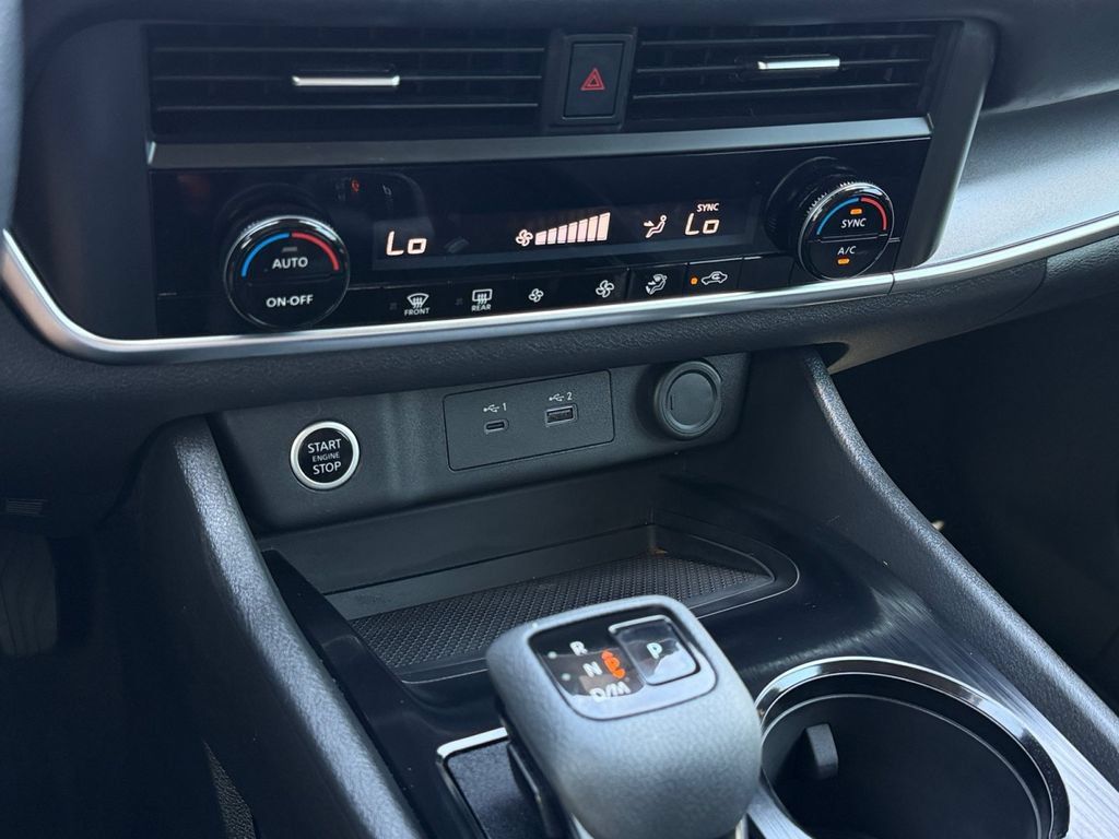 Used 2023 Nissan Rogue SV FWD image 24