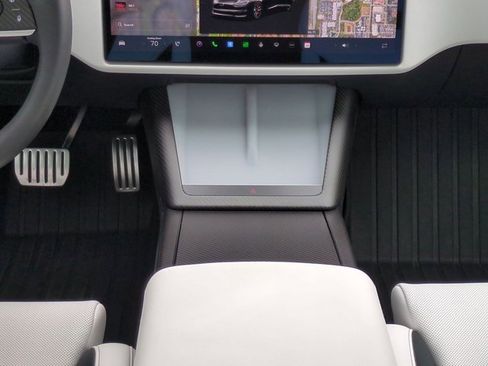 Used 2024 Tesla Model S Plaid image 18