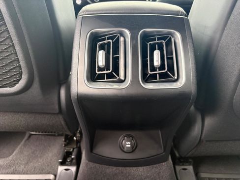 Used 2025 Kia Sorento EX w/ Panoramic Sunroof Package FWD image 22