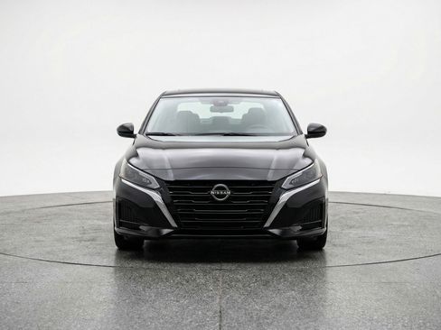 Used 2025 Nissan Altima 2.5 SV image 1