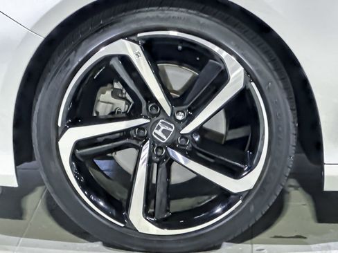 Used 2022 Honda Accord Sport image 11